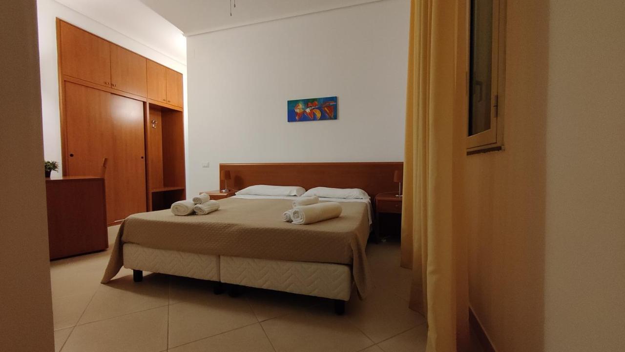 Appartamenti In Villa Polimnia Fontane Bianche Buitenkant foto